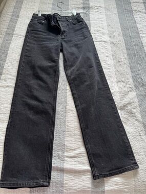 Aritzia Women's Straight Leg Jeans in Black